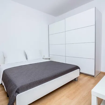 Beautiful Garden By Rent Istria Apartament *