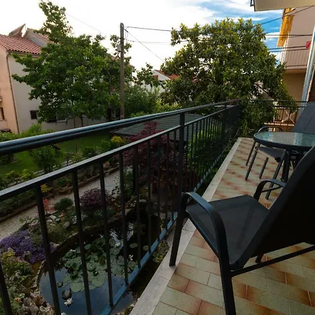 Beautiful Garden By Rent Istria Apartment *